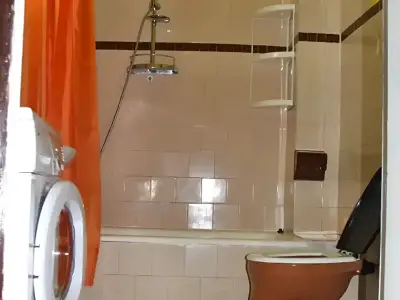 Apartament de inchiriere Sector 5 Bucuresti baie cu cada